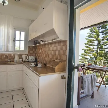 Apartment Christos &
